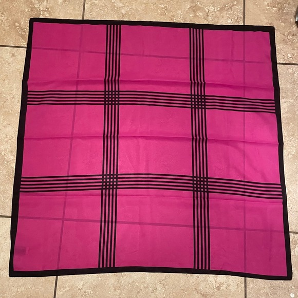 Conversations vintage Italian Fuchsia Pink Black Plaid Square Neck scarf‎ 30" - Picture 1 of 6